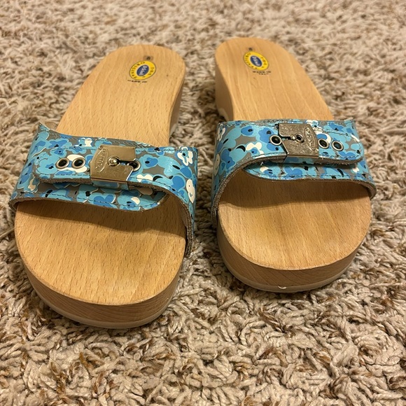Vintage Dr Scholl's Wooden Exercise
Sandals Blue Floral Size 8 Italy - Picture 15 of 16